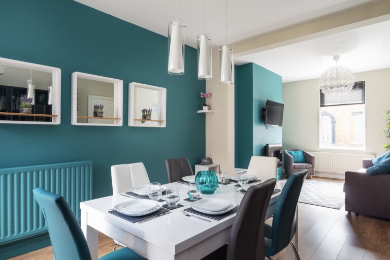 3-Bed Home, Sleeps 6, 2 Bathrooms | Nestia Stays